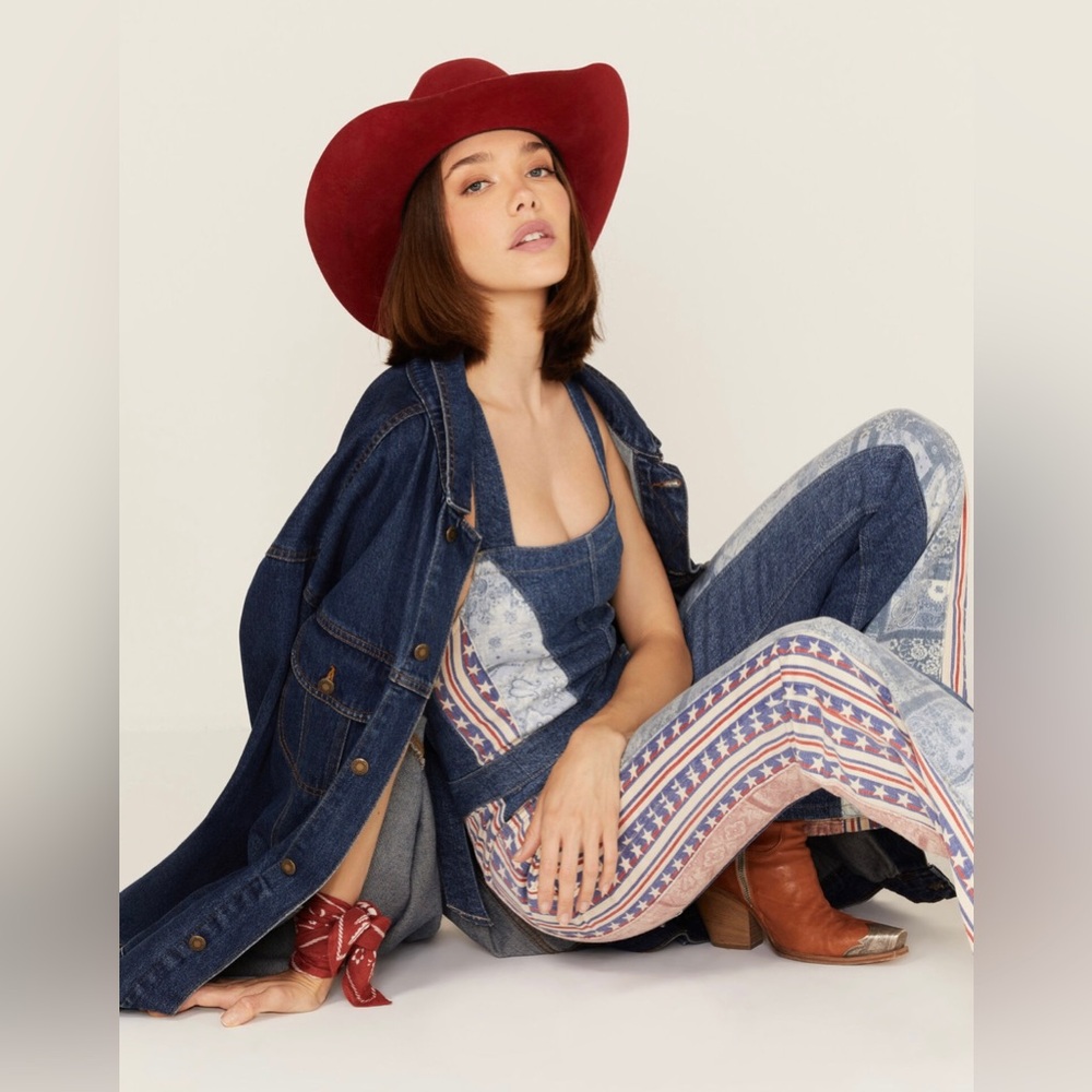 FREE PEOPLE WOMEN'S MEDIUM WASH PATCHWORK DALLAS DENIM JUMPSUIT